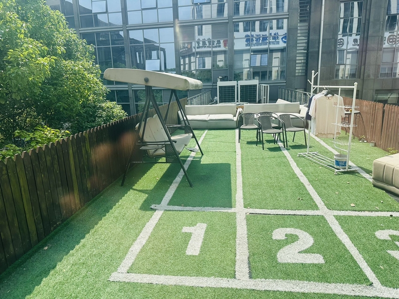 荣安中心出租-1900m²-简单装修
